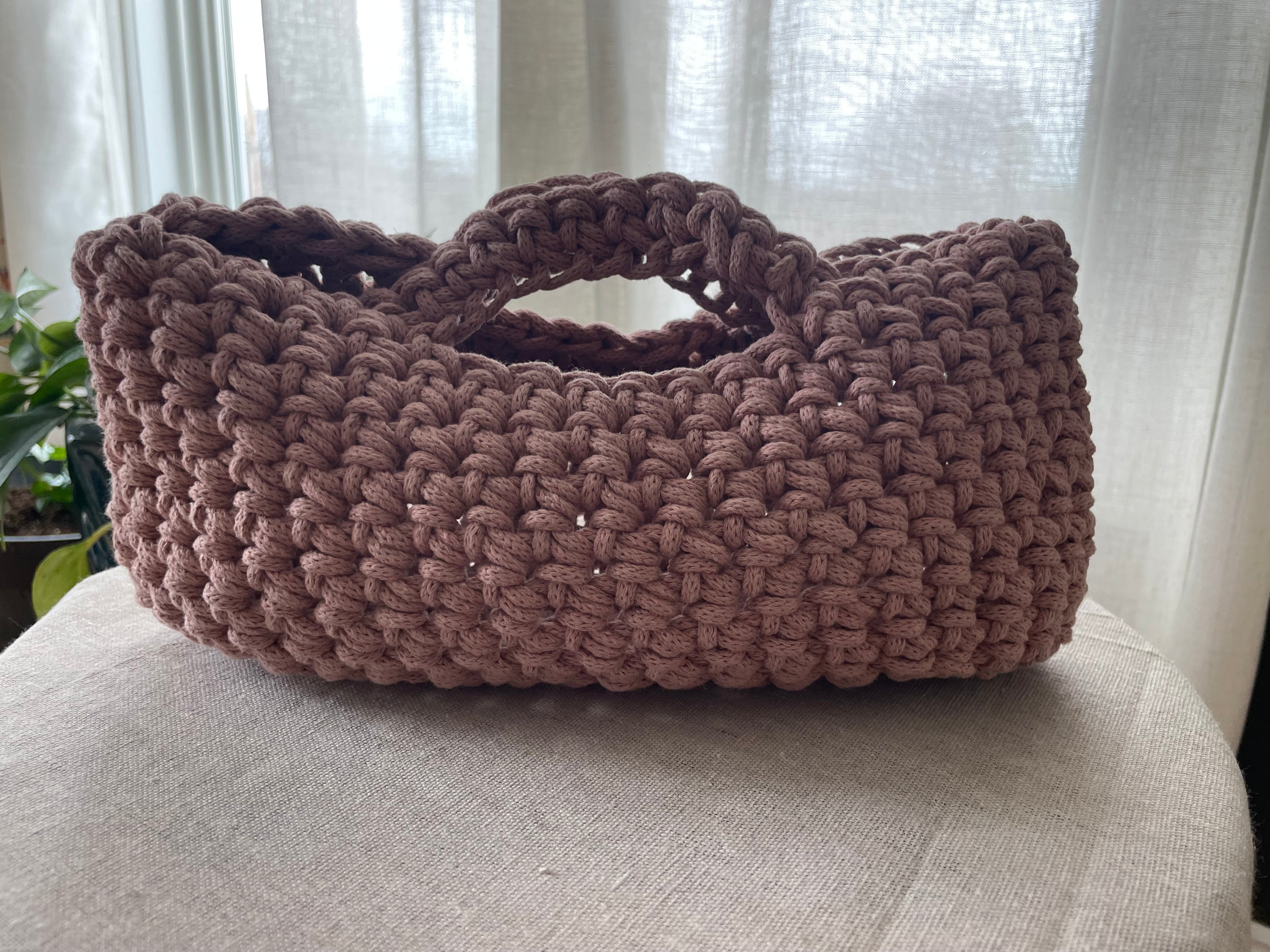🌸 Solena – Handcrafted Blush Knit Handbag