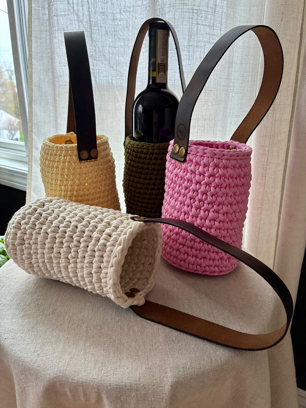 Chela No. I – Handwoven Wine Carrier