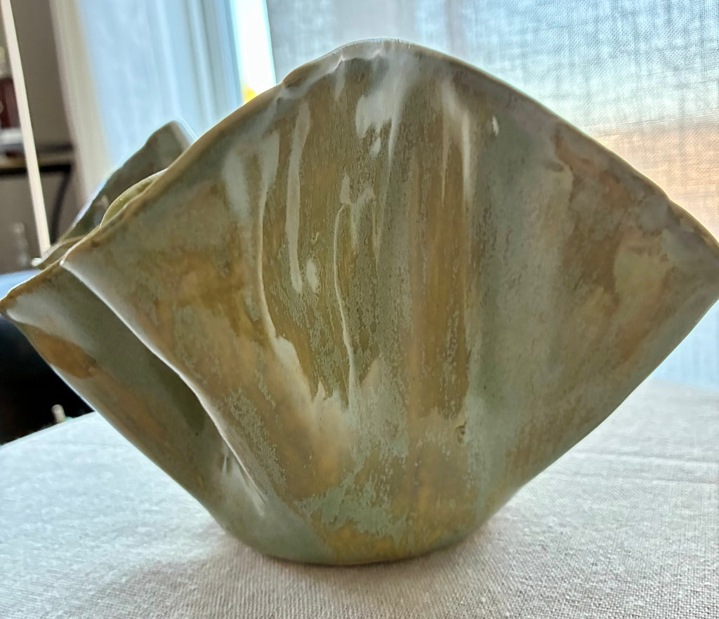 Edera – Sculpted Bloom Vessel