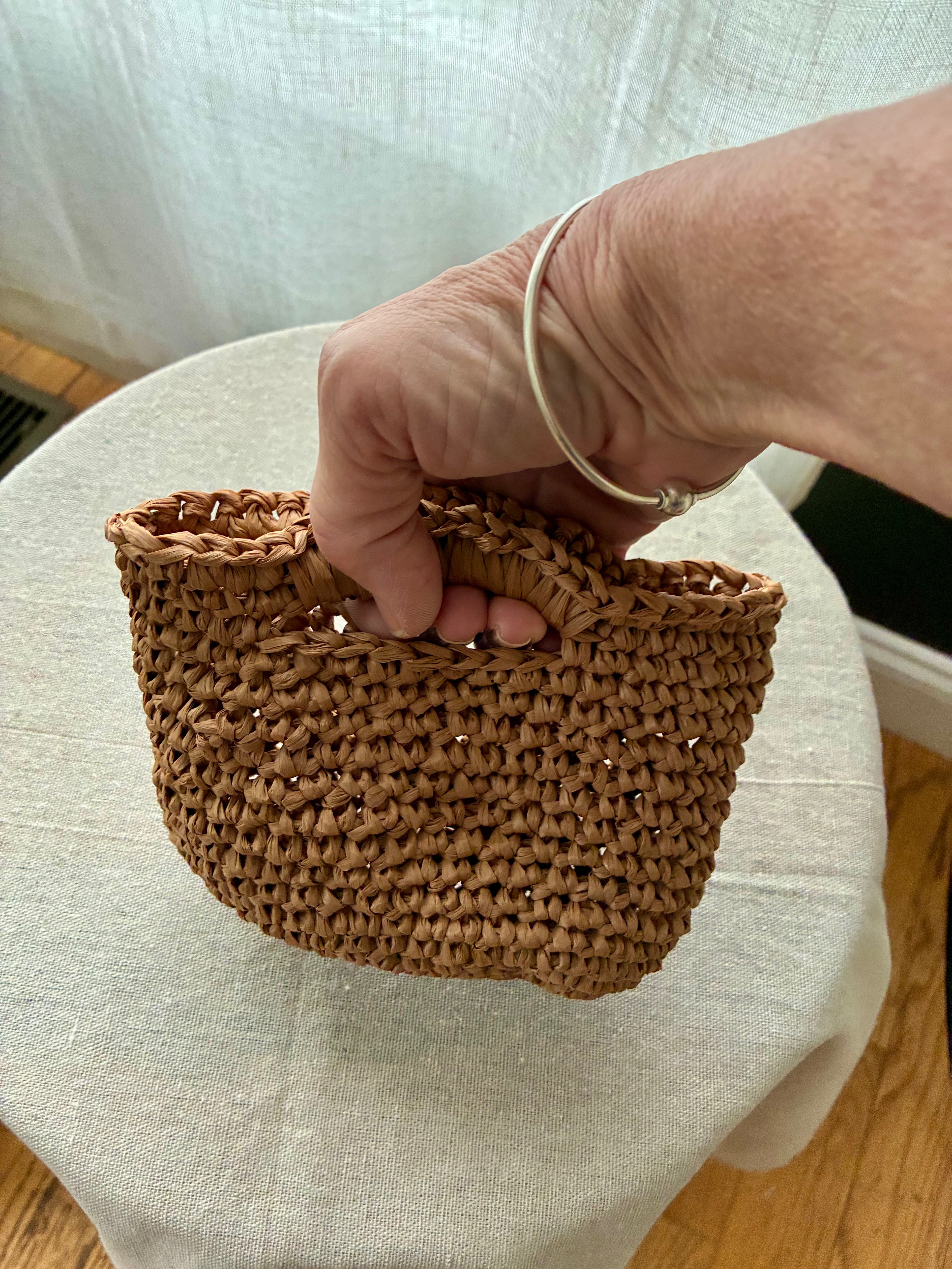 Piccolo Siena – Hand-Crocheted Raffia Clutch