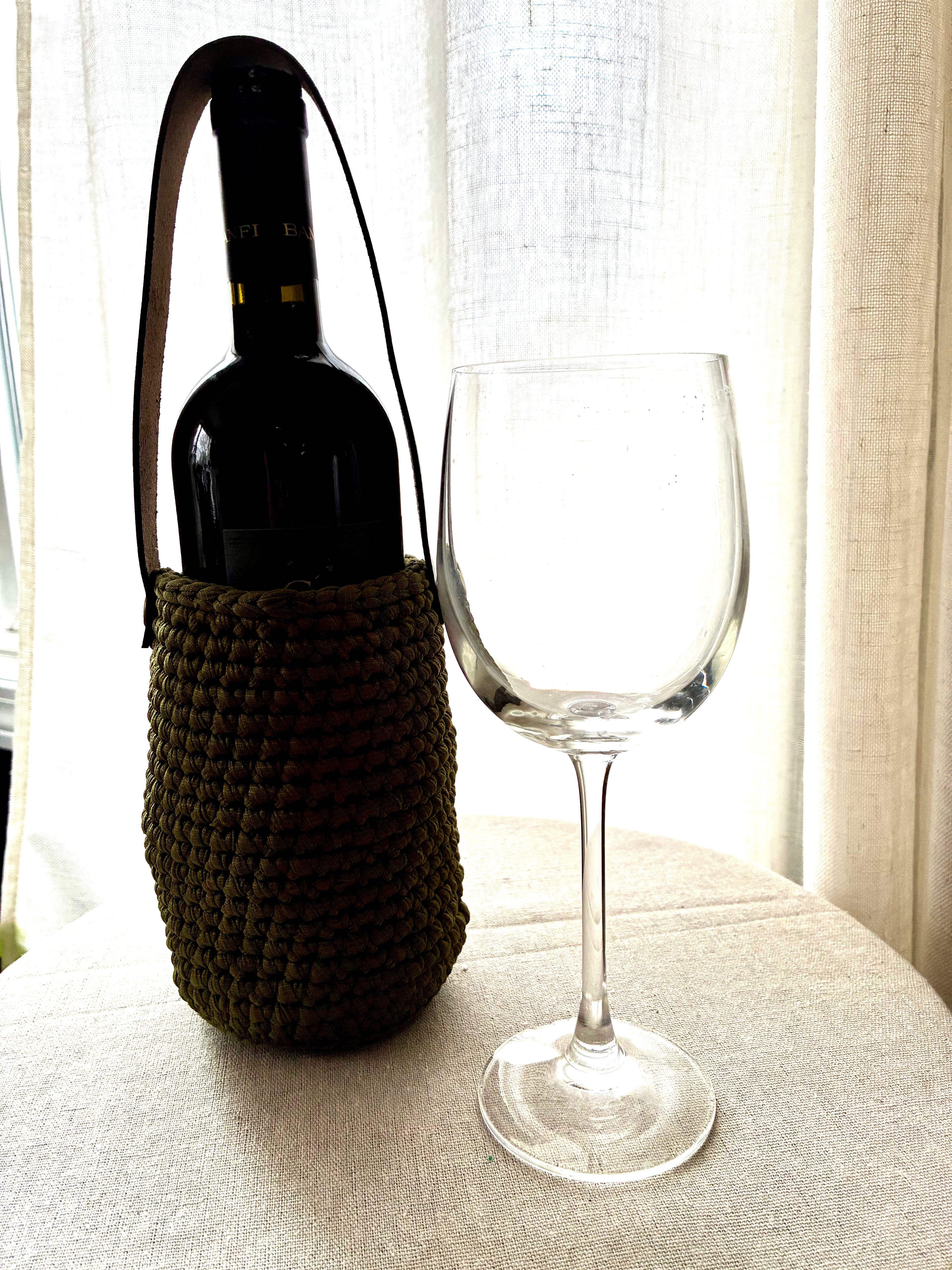 Chela No. I – Handwoven Wine Carrier