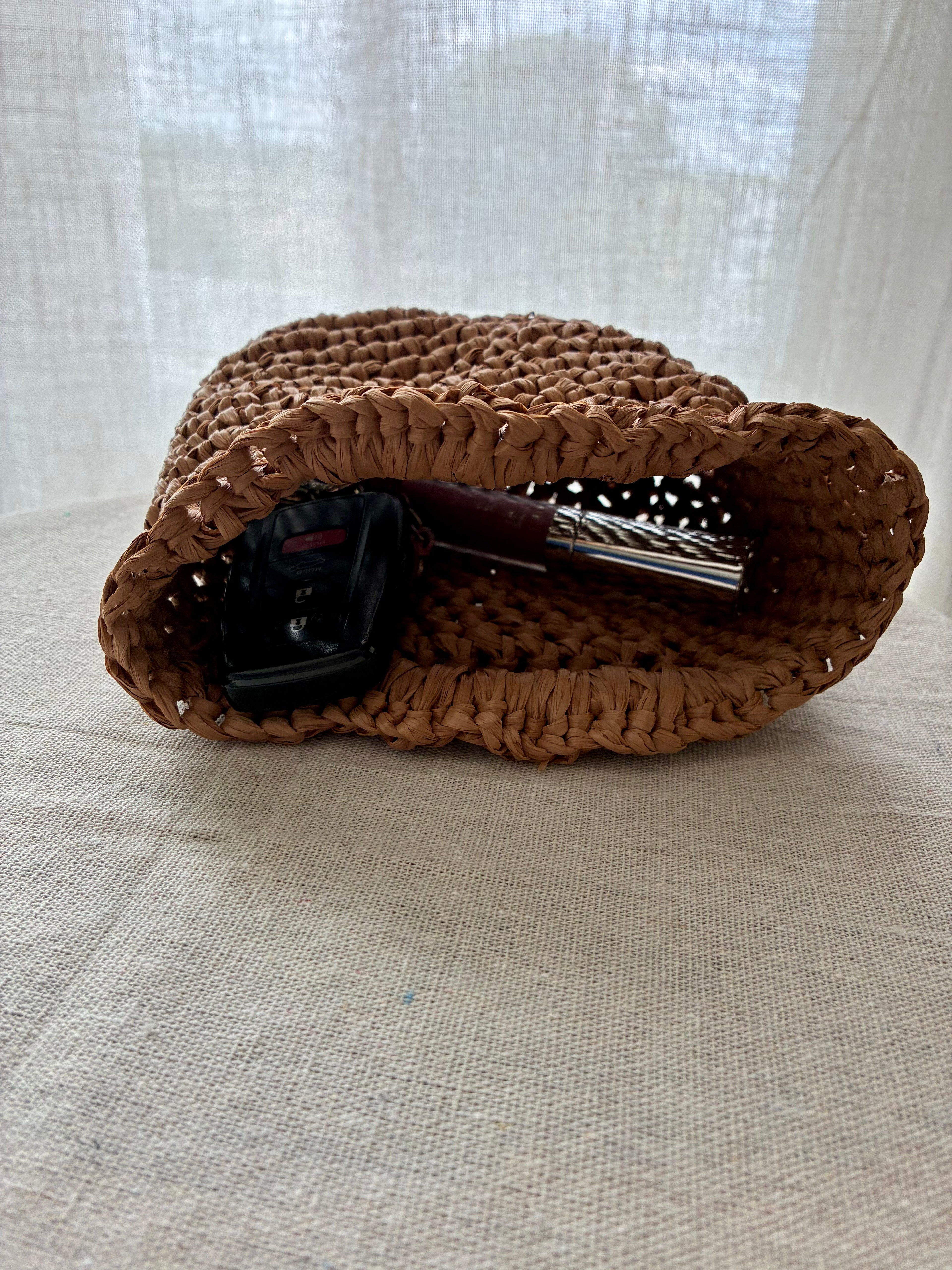 Piccolo Siena – Hand-Crocheted Raffia Clutch