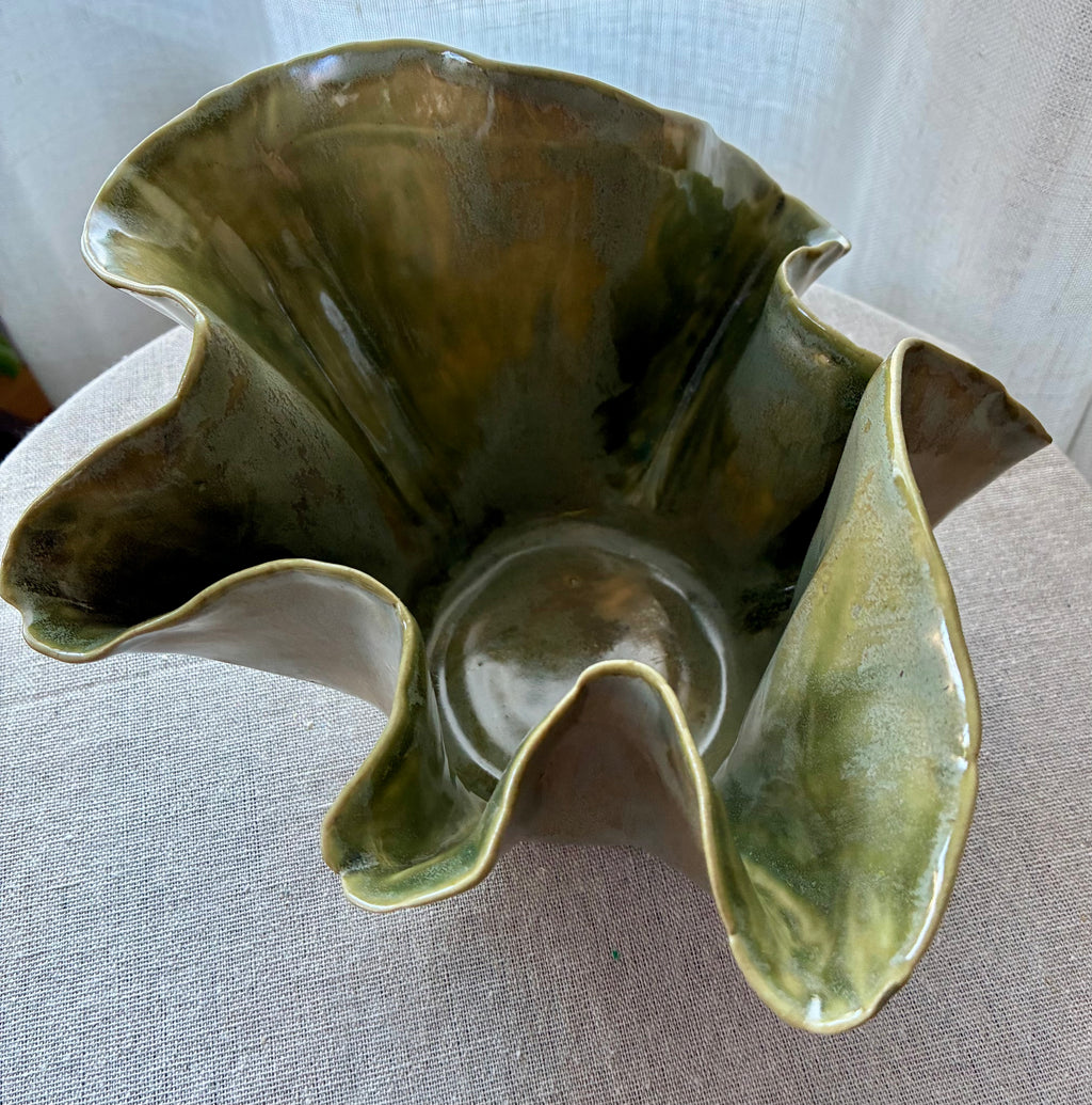 Edera – Sculpted Bloom Vessel