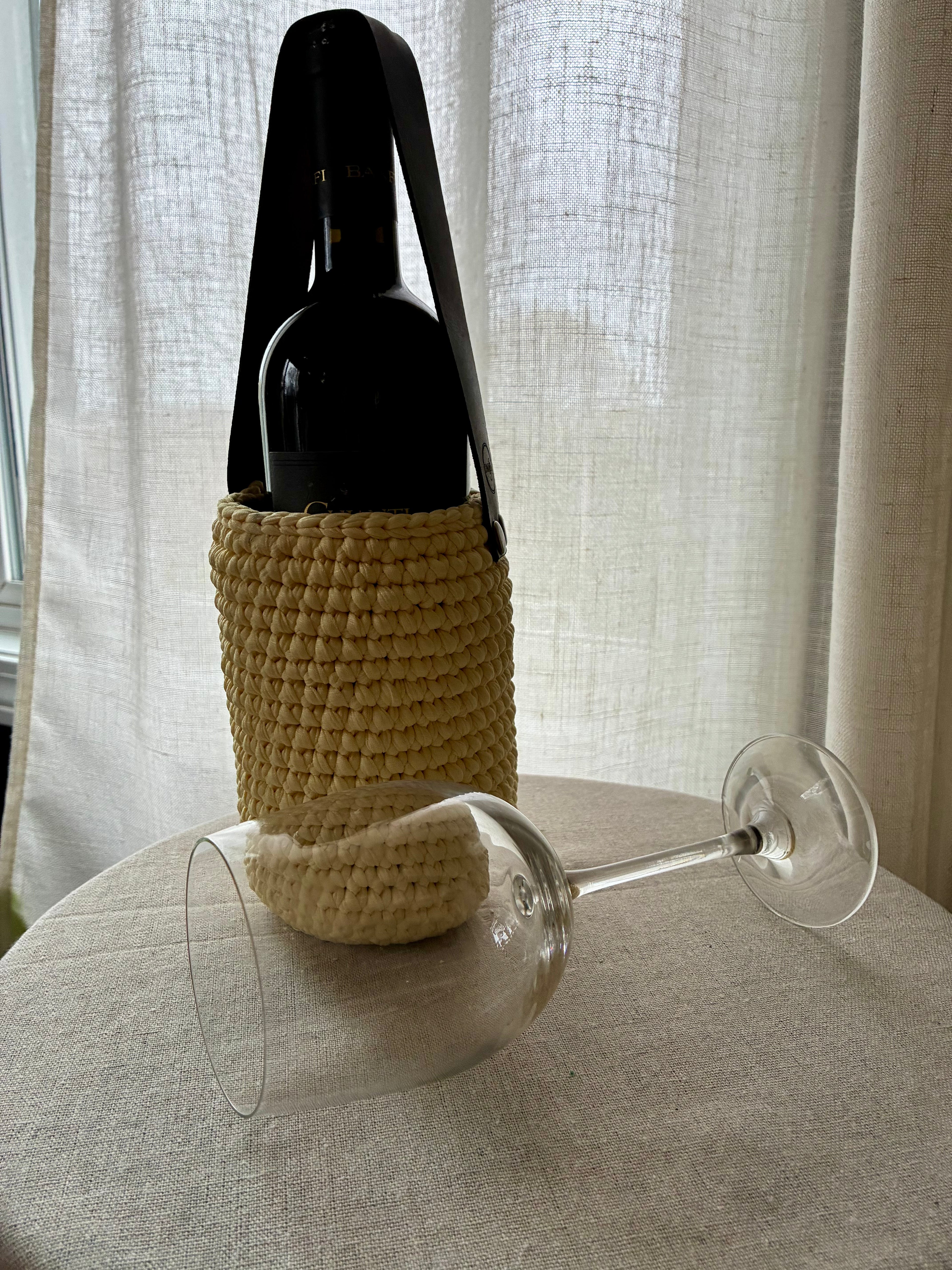 Chela No. I – Handwoven Wine Carrier