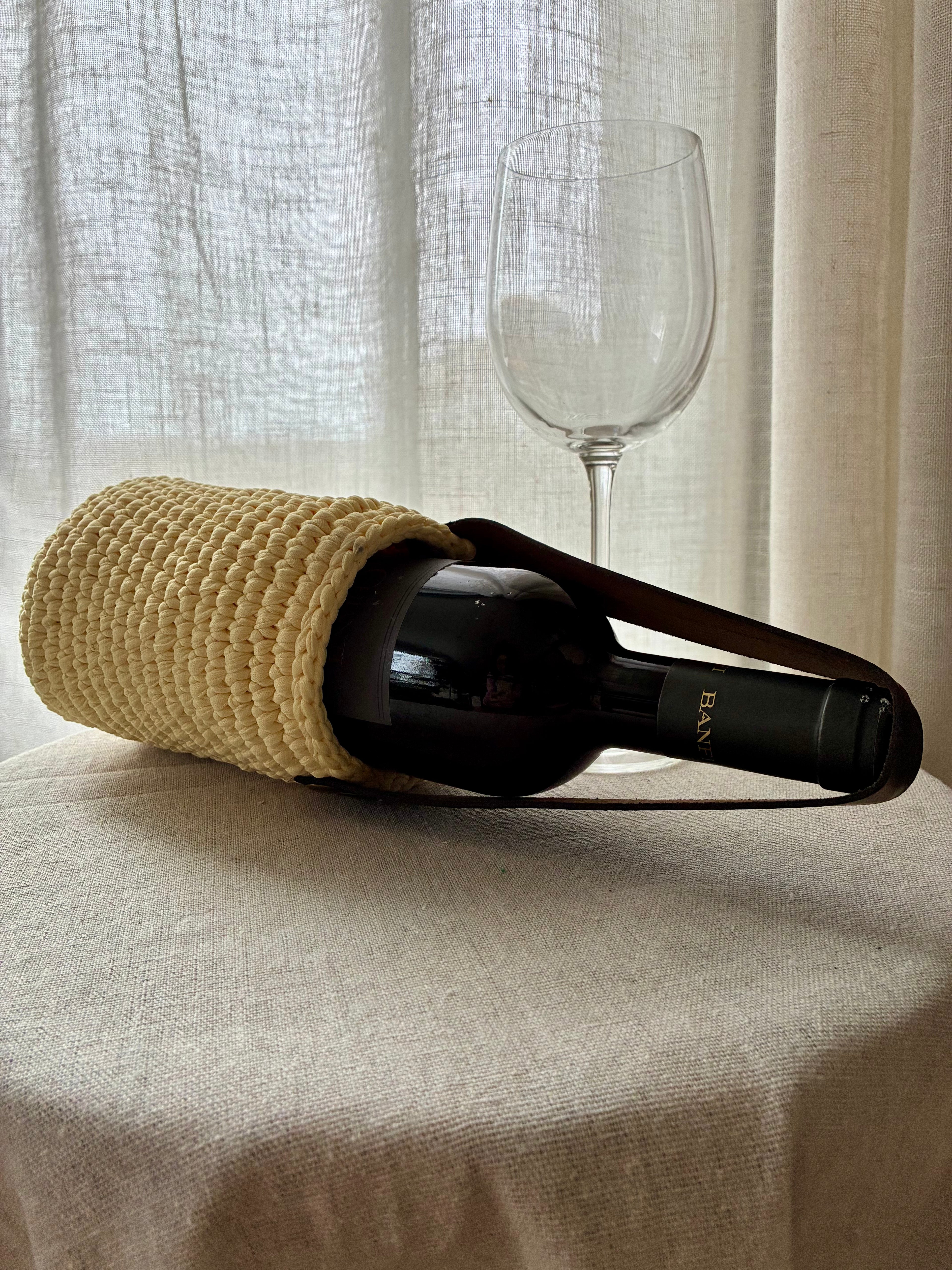 Chela No. I – Handwoven Wine Carrier