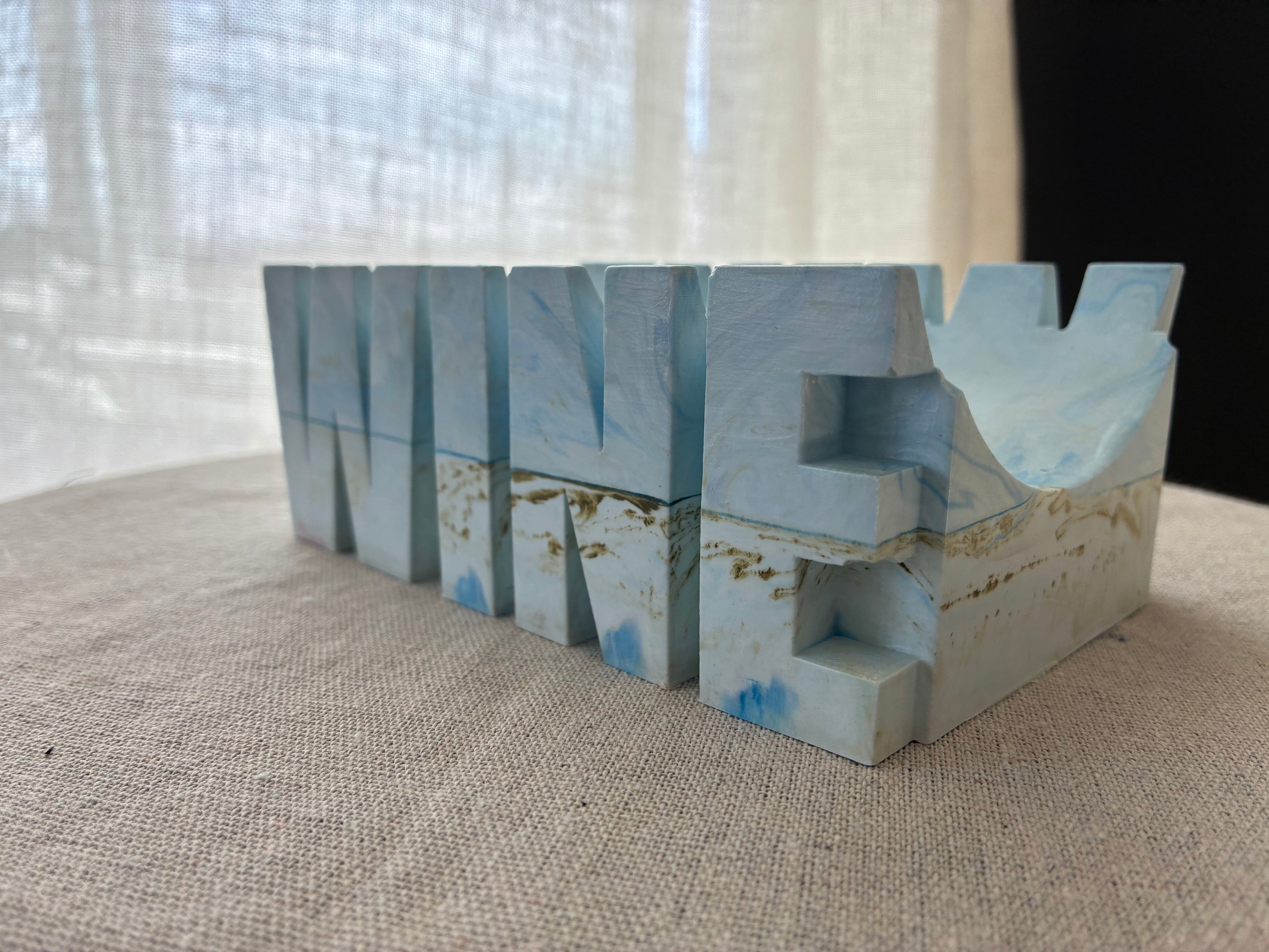 Horizon Wave – Sculpted Coastal Wine Cradle