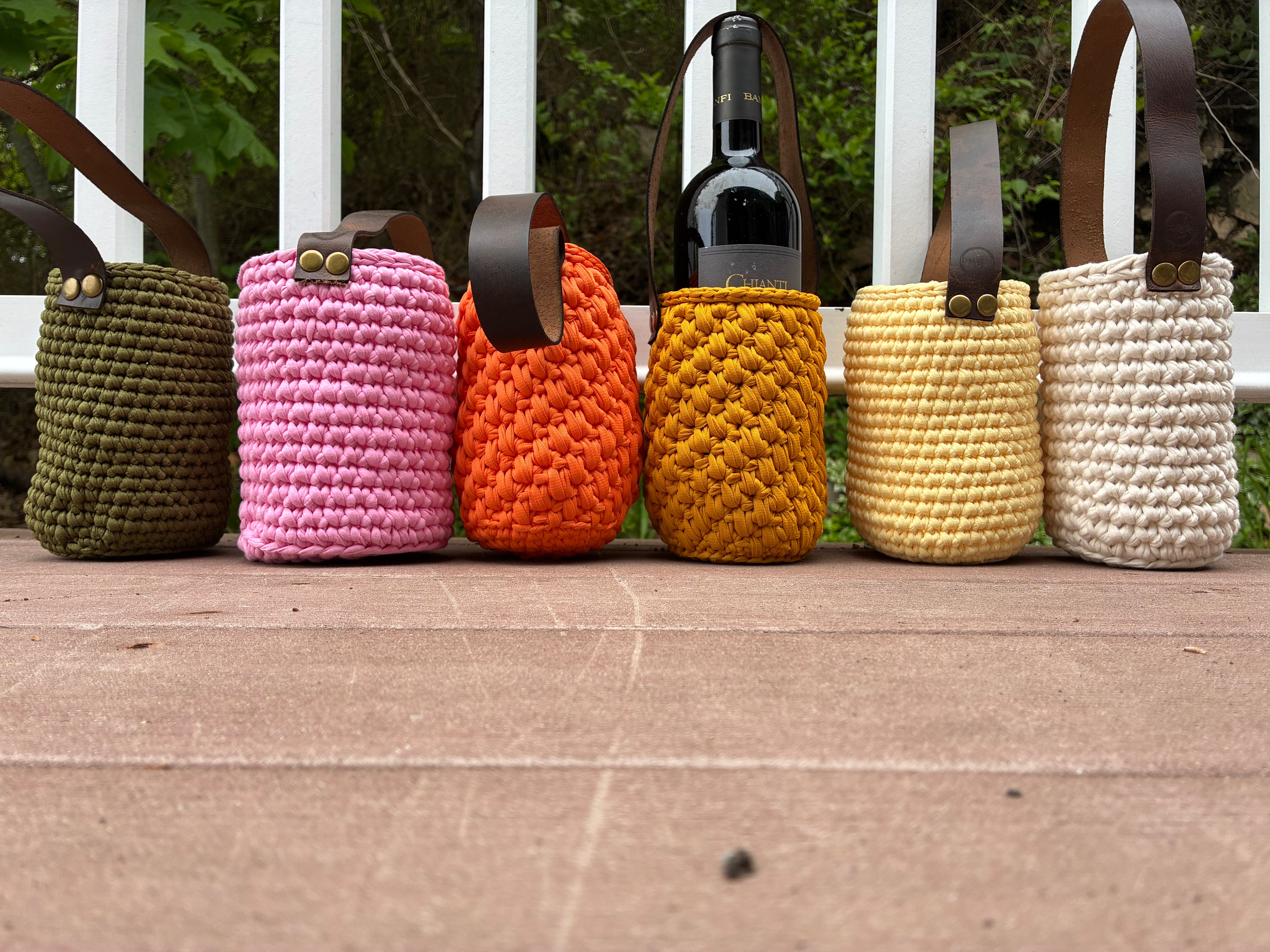 Chela No. I – Handwoven Wine Carrier