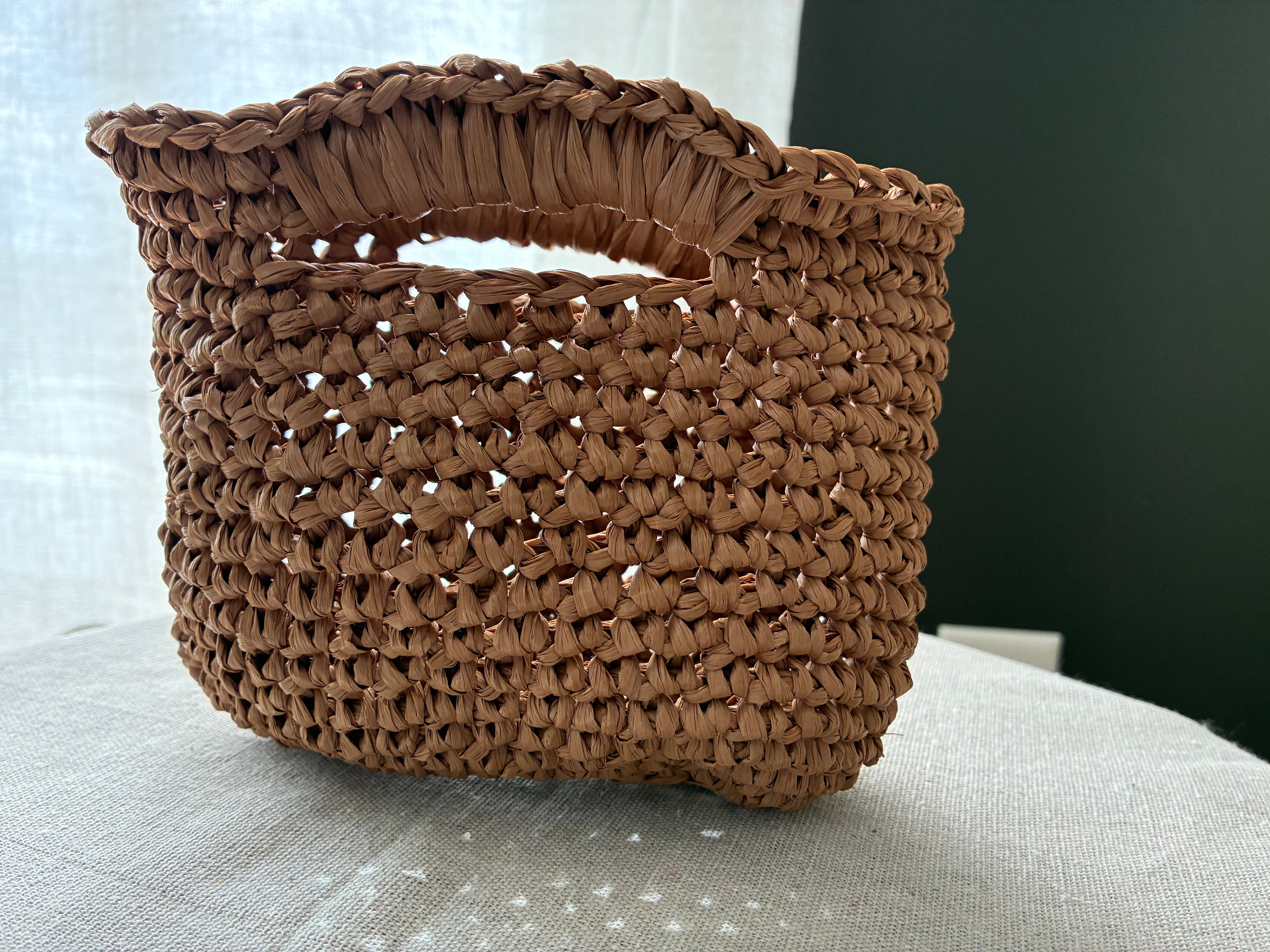 Piccolo Siena – Hand-Crocheted Raffia Clutch