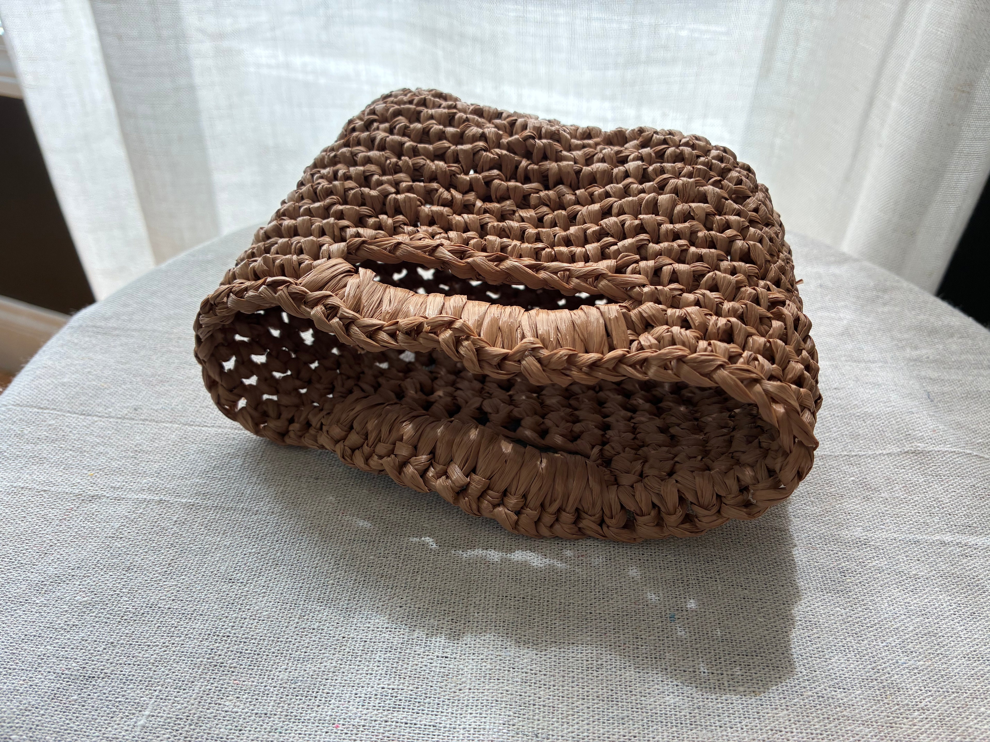 Piccolo Siena – Hand-Crocheted Raffia Clutch