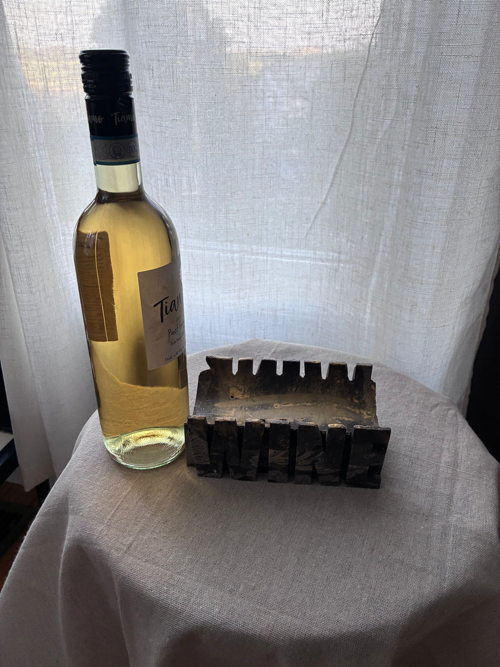 Vintage Reserve – Handcrafted Wine Cradle