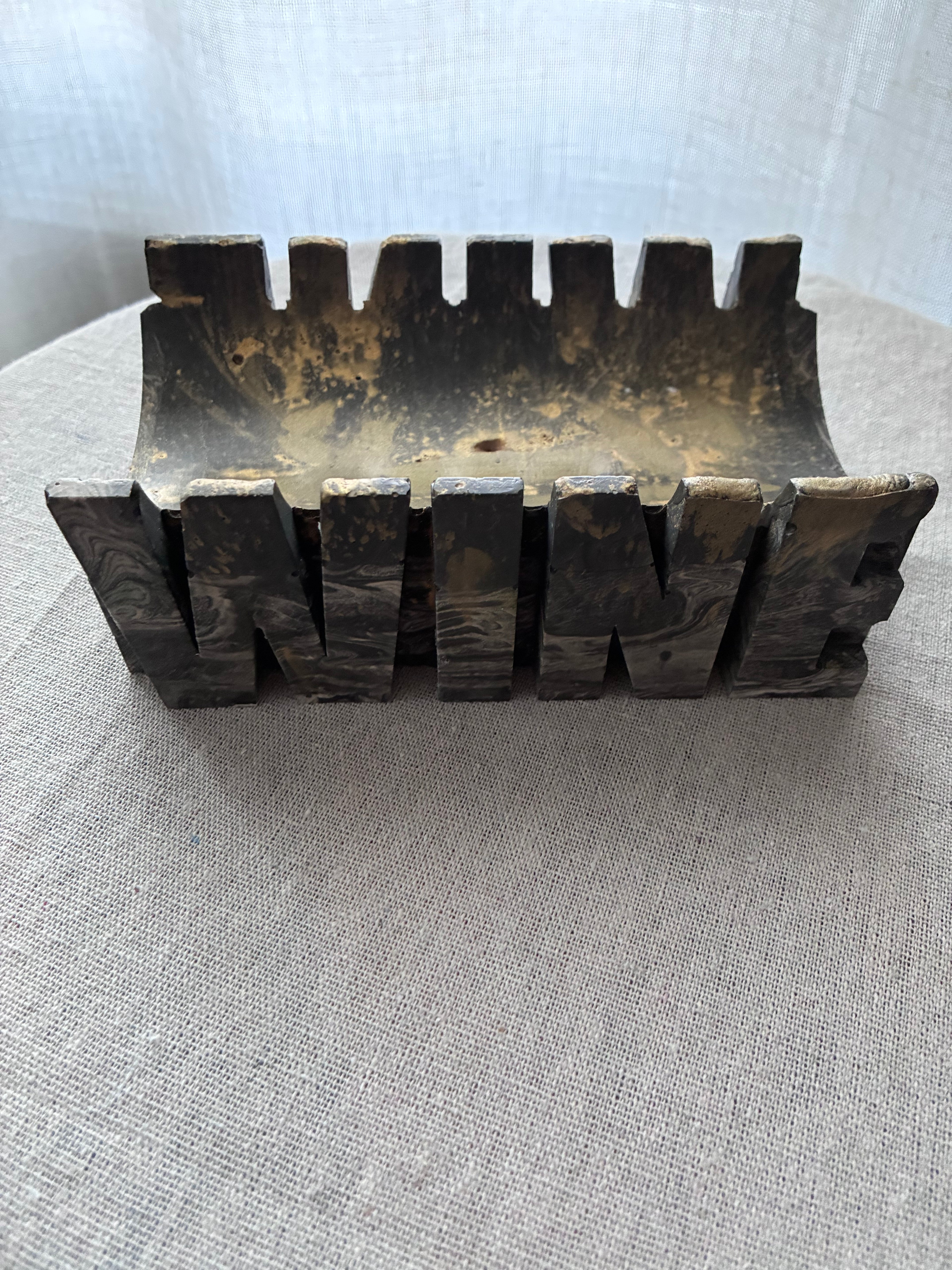 Vintage Reserve – Handcrafted Wine Cradle