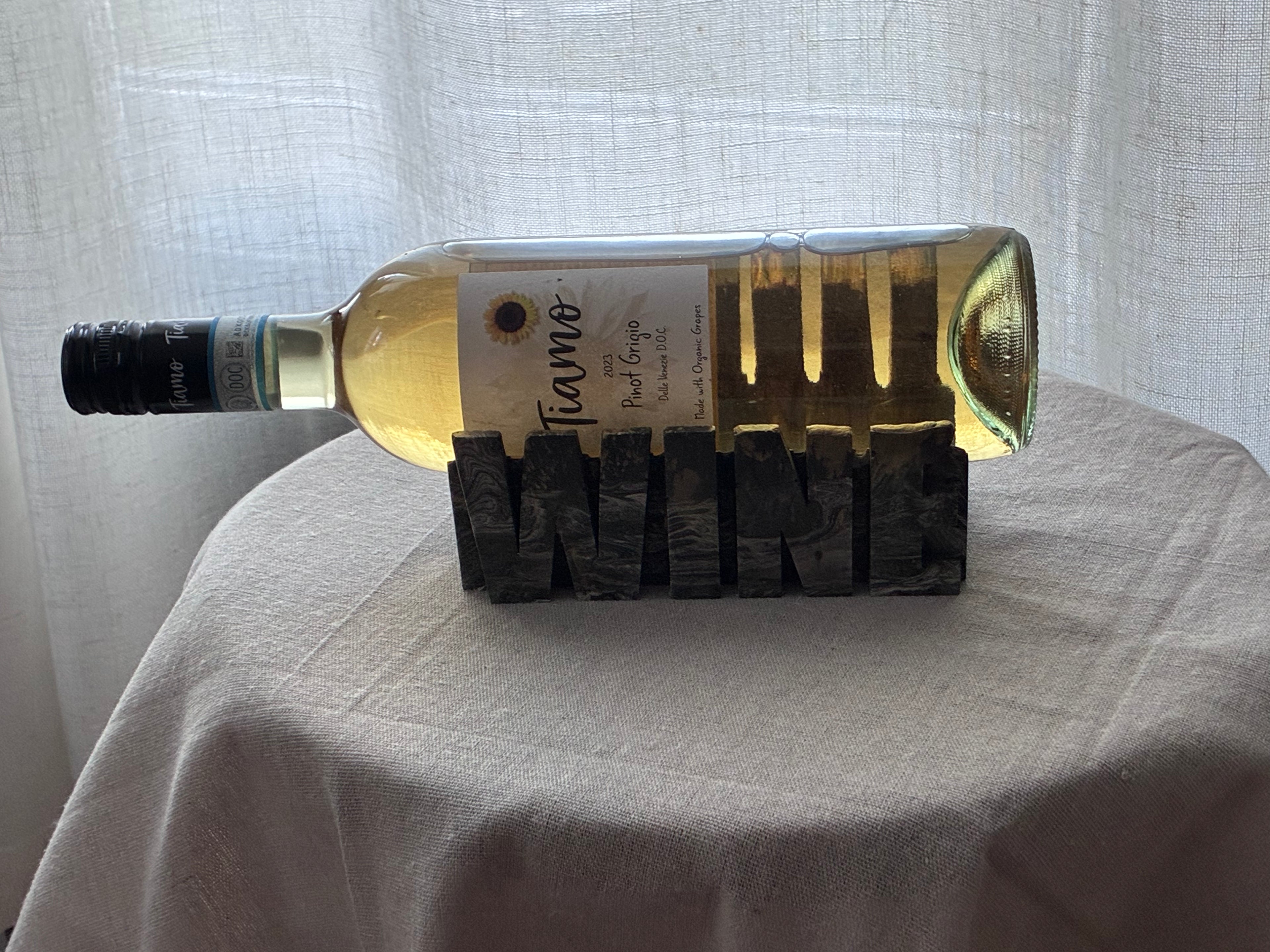 Vintage Reserve – Handcrafted Wine Cradle