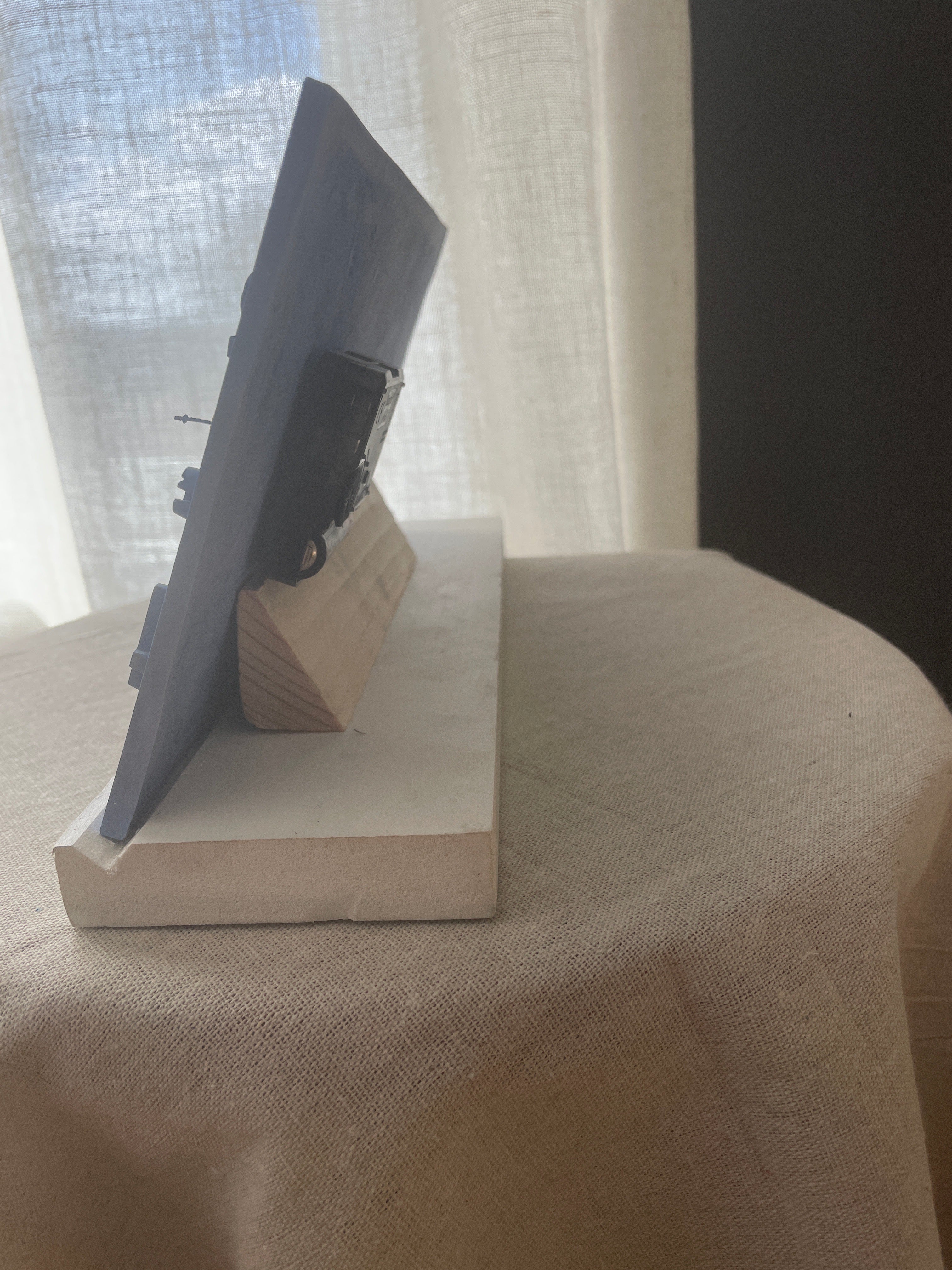 Acela — Sculptural Timepiece (Hand-Poured Gypsum)