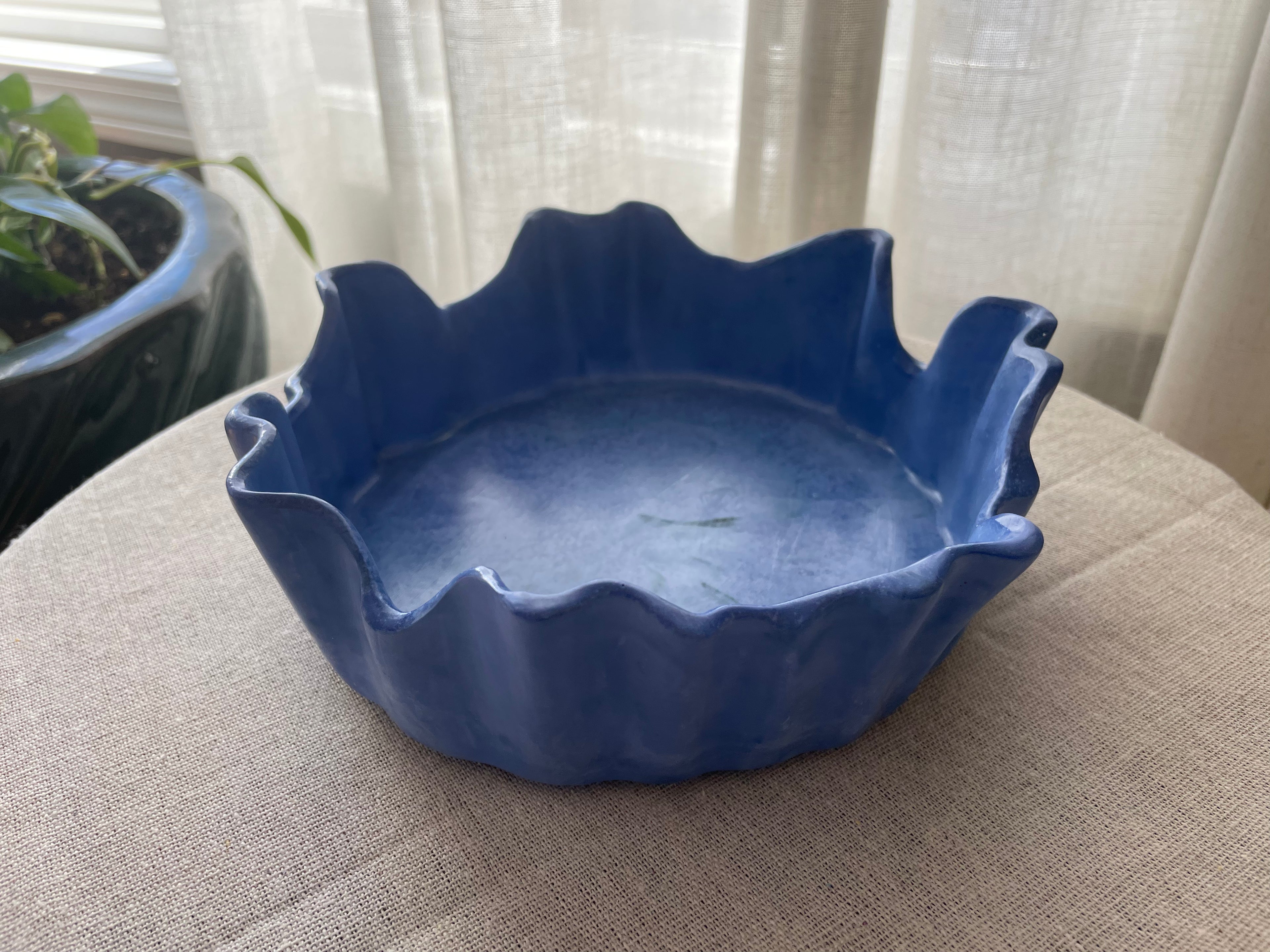Luna — Sculptural Gypsum Bowl (Hand-Poured, Organic Edge)