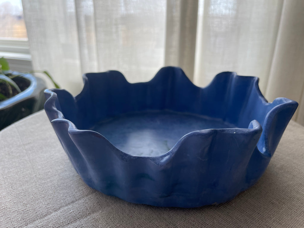 Luna — Sculptural Gypsum Bowl (Hand-Poured, Organic Edge)