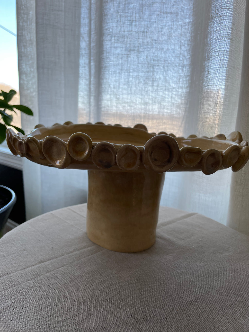 Almafi Pedestal